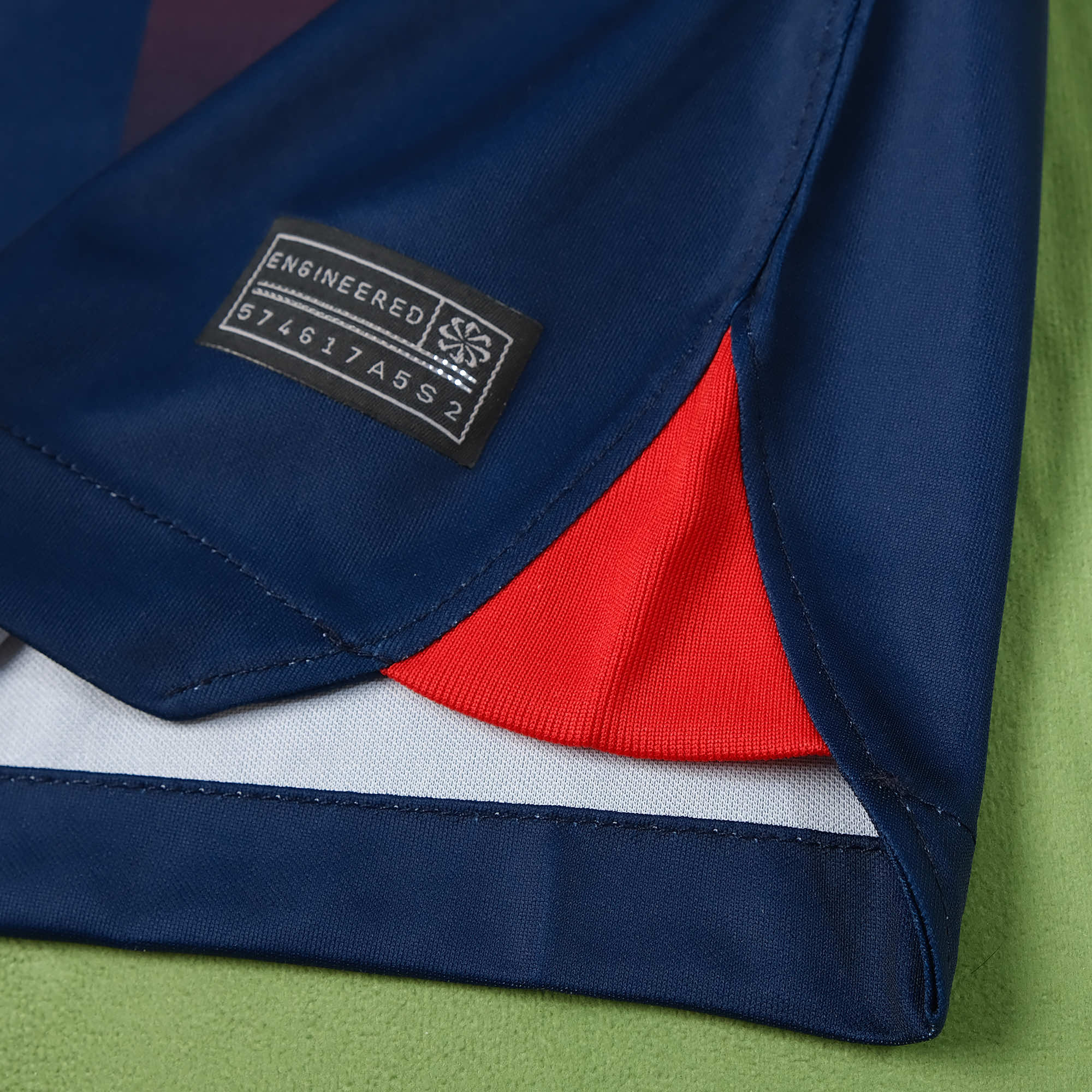 23/24 Women's Paris Saint-Germain Home Jersey