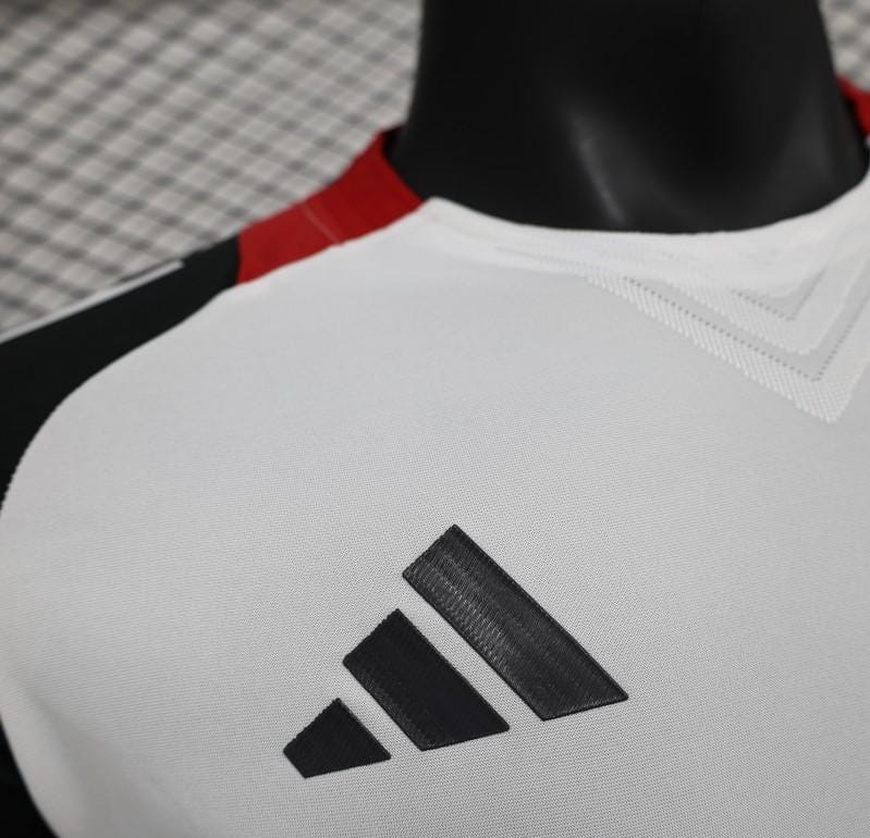 Player Version 24/25 Manchester United White Pre-Match Jersey