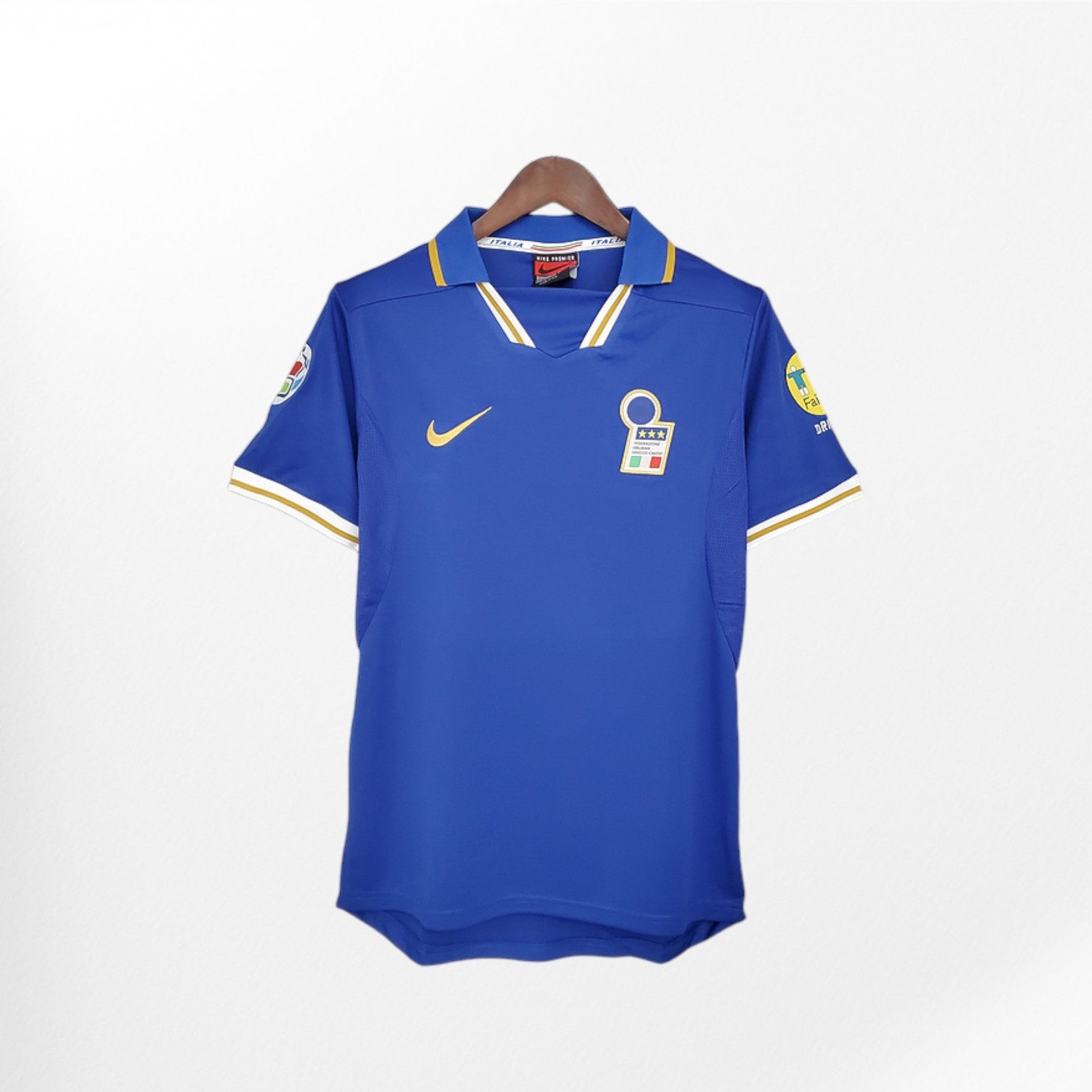 Camiseta retro de local de Italia 1996